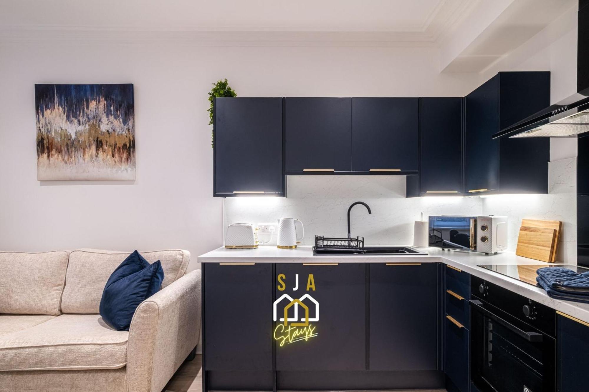 Holburn Hideaway - Sja Stays - Modern 2 Bed Apartment Aberdeen Bagian luar foto