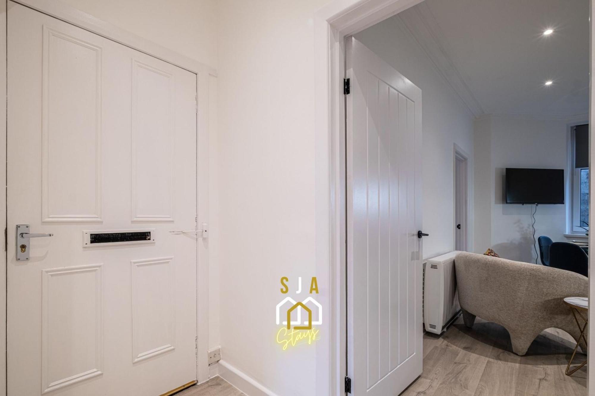 Holburn Hideaway - Sja Stays - Modern 2 Bed Apartment Aberdeen Bagian luar foto